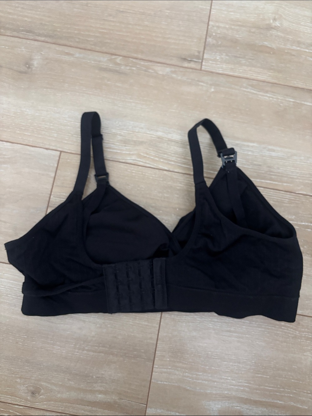 Black Seamless Nursing & Maternity Bra with Clip-Down Straps Hofish Size Large